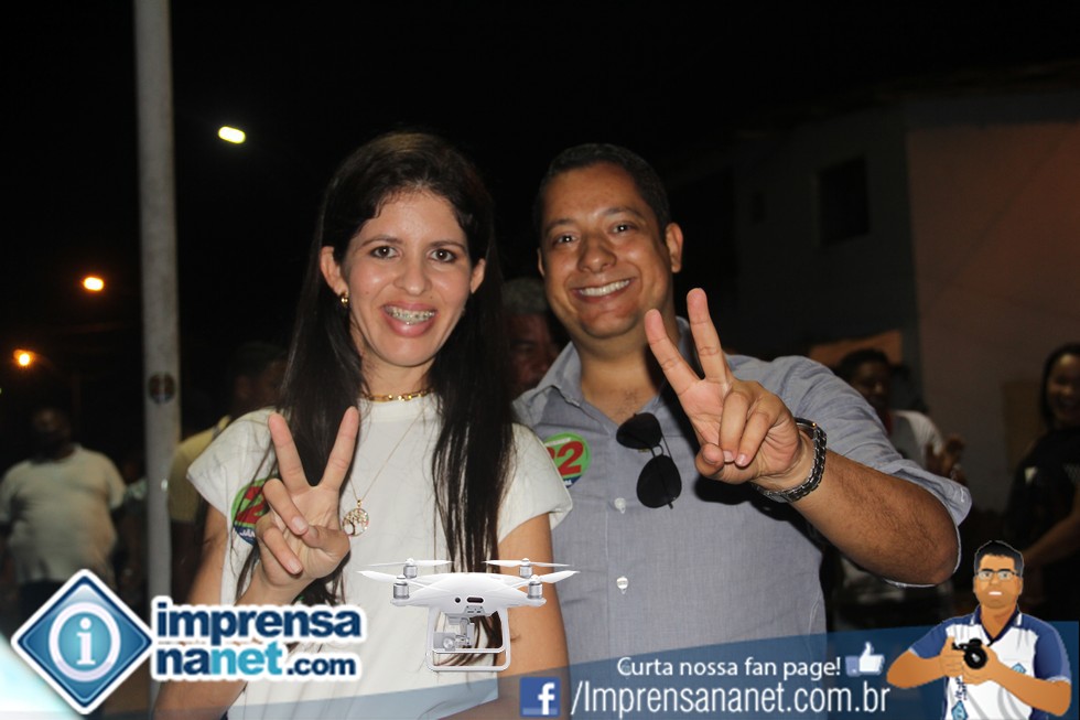 Candidato a vereador,Drº Lourran Monteiro ao lado da esposa